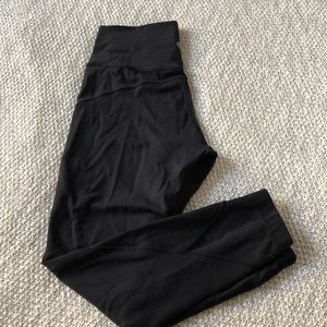 LULULEMON in movement size 8 black leggings